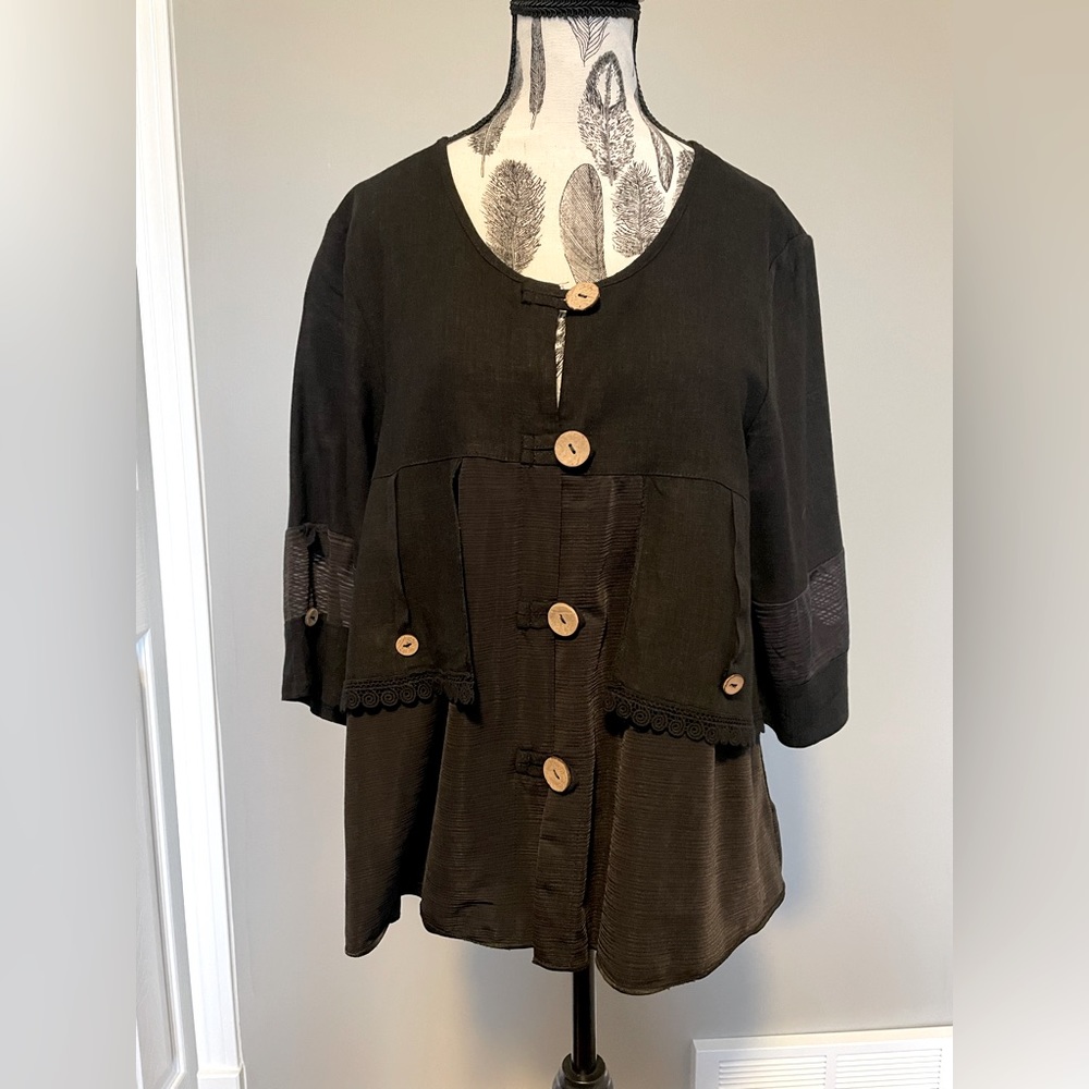 L A V E N A  Black Blouse